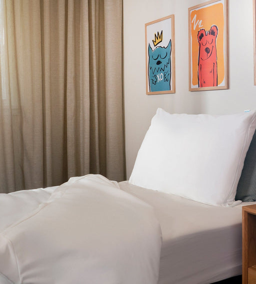 Waterproof Duvet Protector with Clips detail